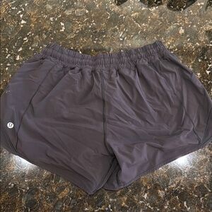 Lululemon hotty hot Shorts 4”